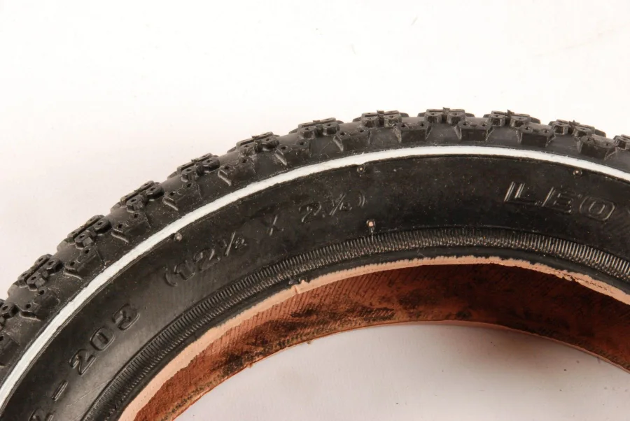 Volare Buitenband - 12 inch - Nopjes - Zwart - Kinderfiets — foto 2